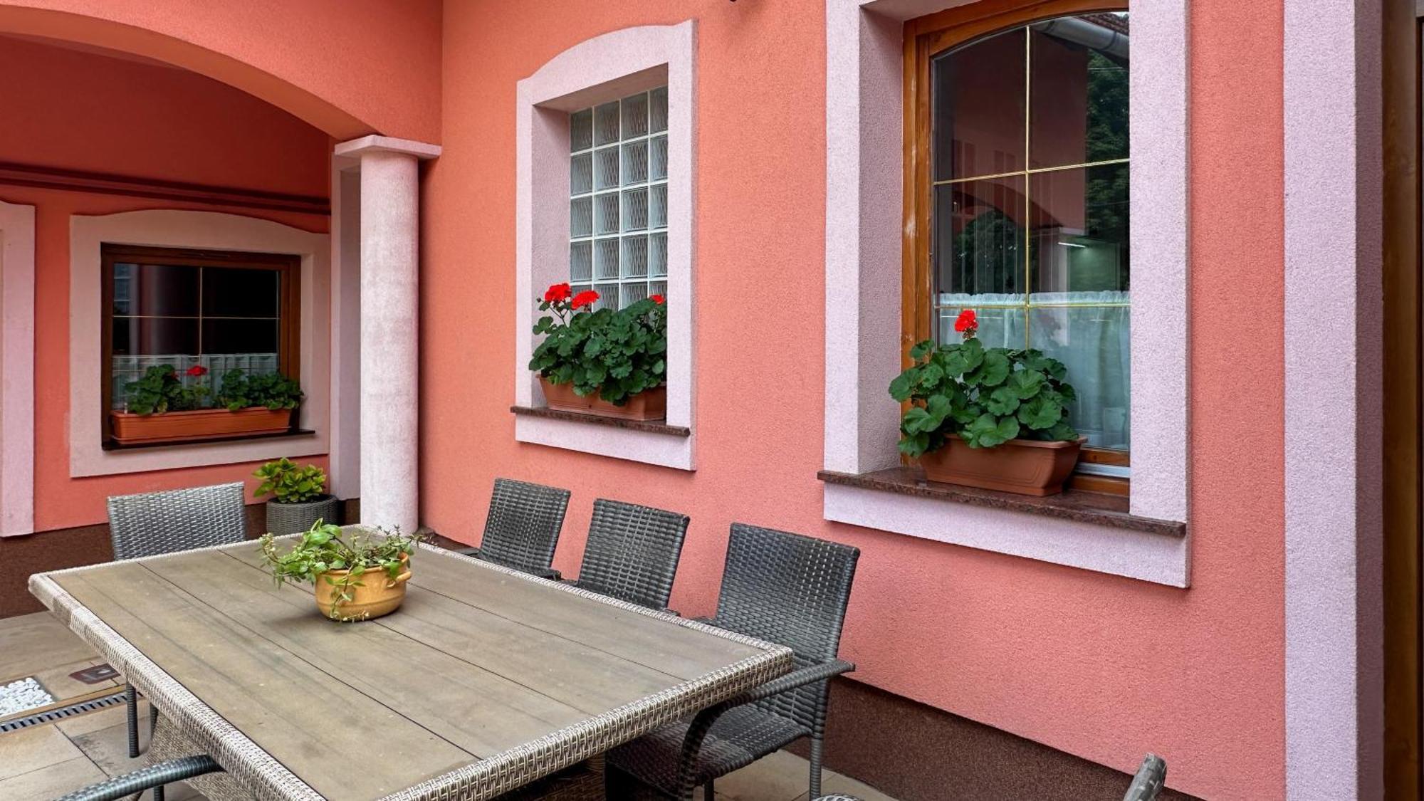 Honfoglalas Vendeghaz Eger Buitenkant foto